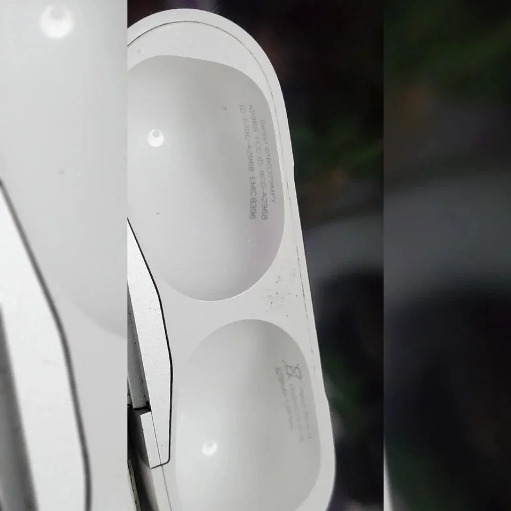 ORIGINAL APPLE AIRPODS PRO 2 GENERATION-ONLY MagSafe CHARGING CASE SERIE A2968